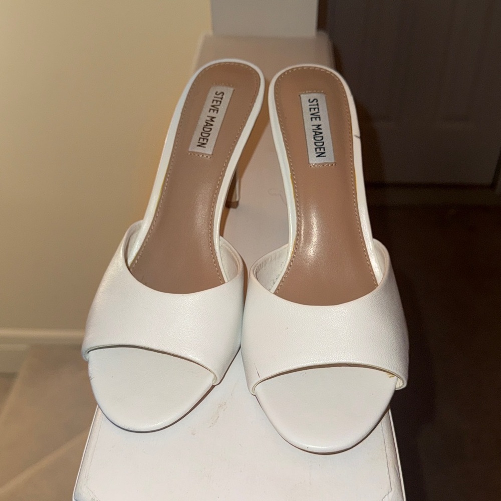 Steve Madden White Open-Toe Slide Mules